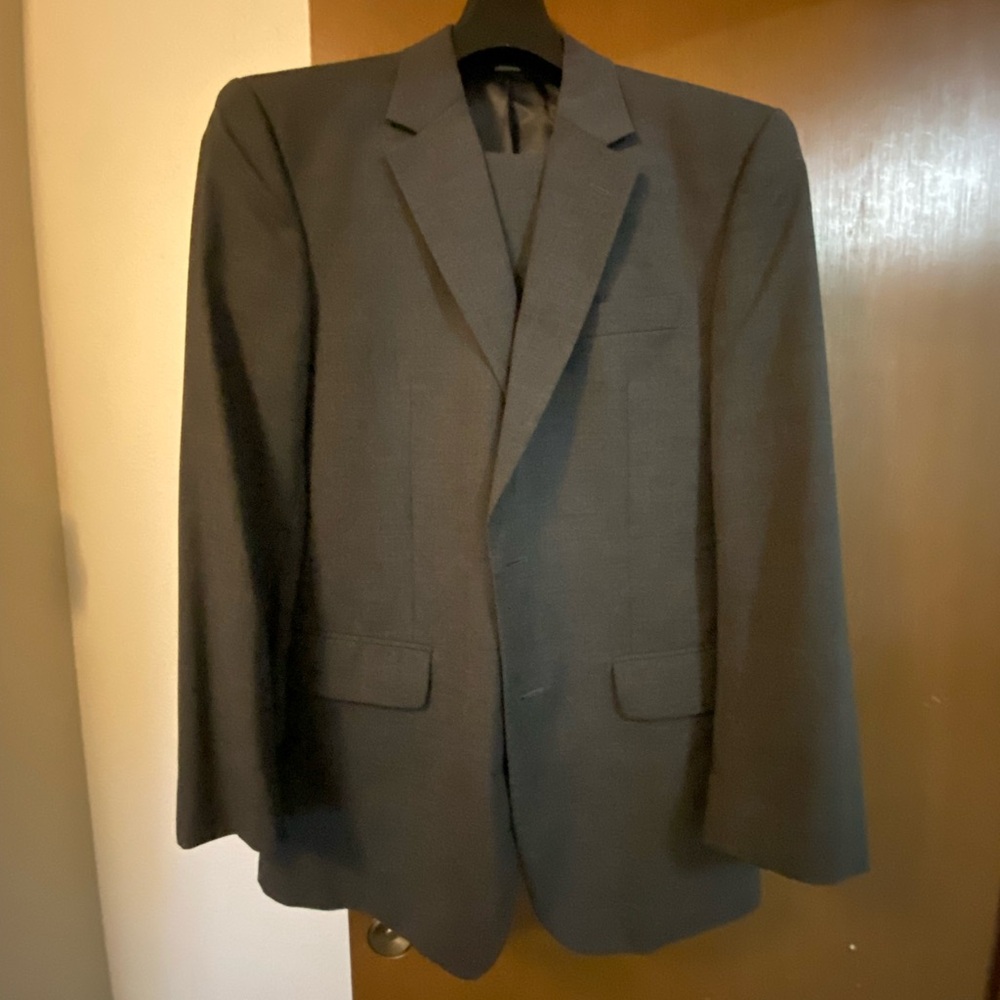 Jos A Bank Dark Gray Men's Suit